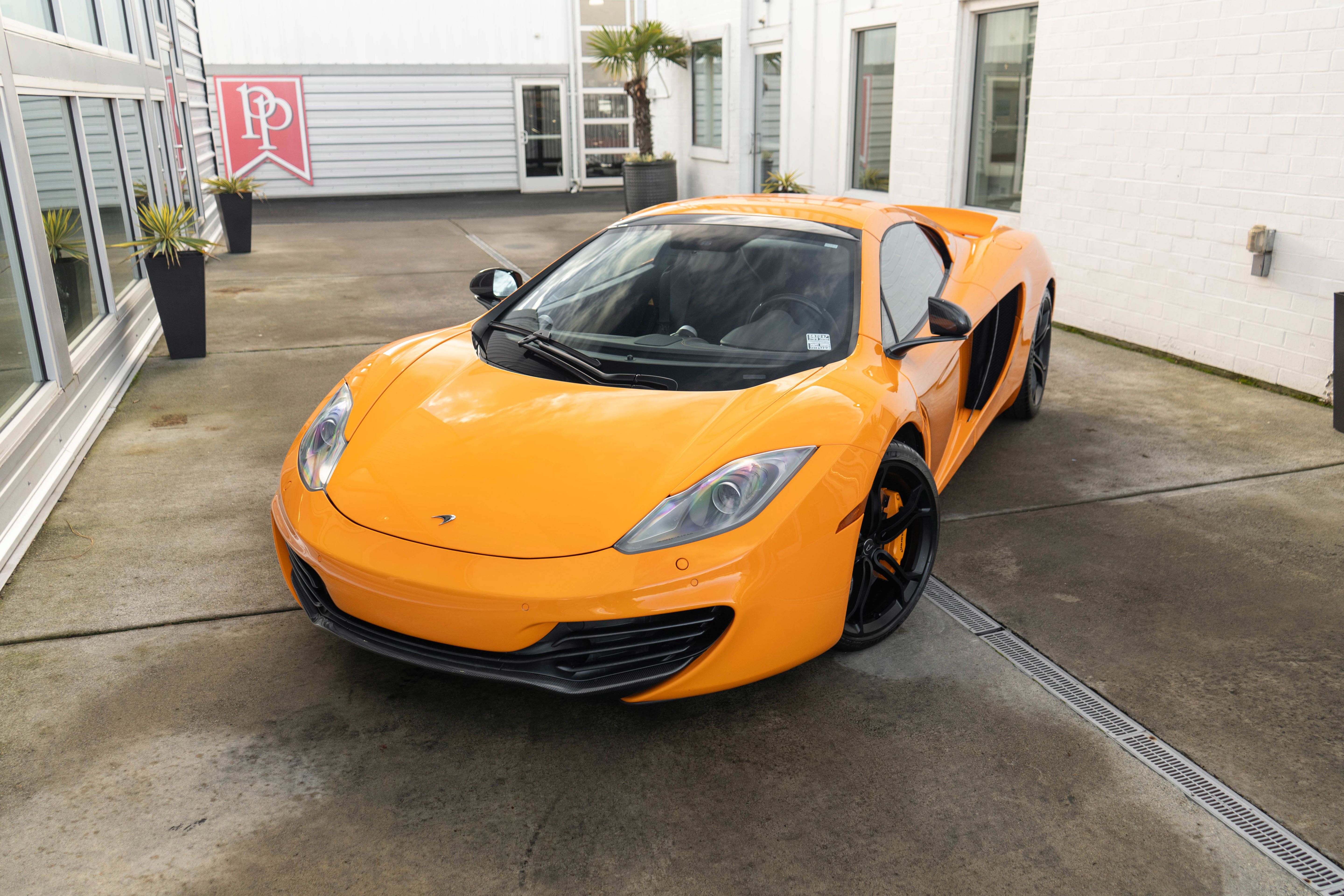 Used 2013 McLaren MP4-12C Spider RWD image 3