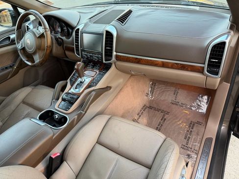 Used 2011 Porsche Cayenne S image 25
