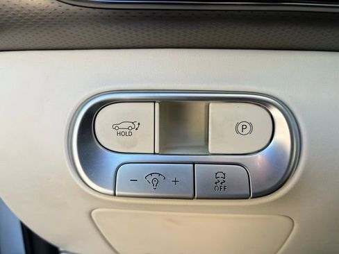 Used 2023 Genesis GV60 Advanced image 21