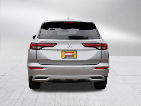 Used 2024 Mitsubishi Outlander SE AWD/4WD image 6