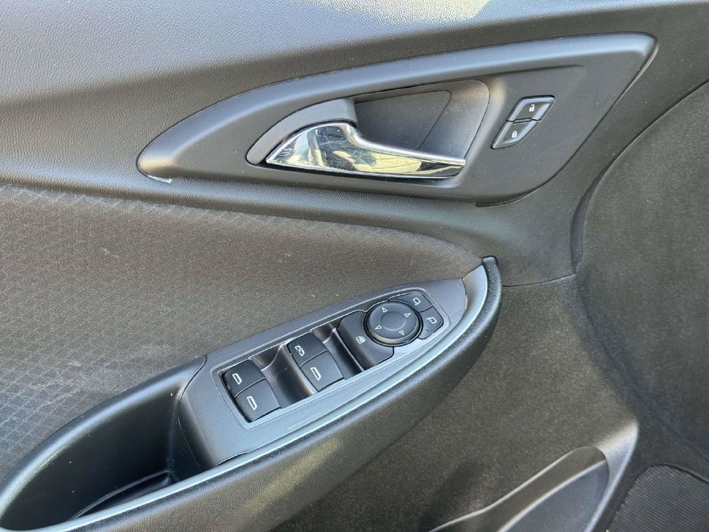 Used 2025 Chevrolet Malibu LT FWD image 19