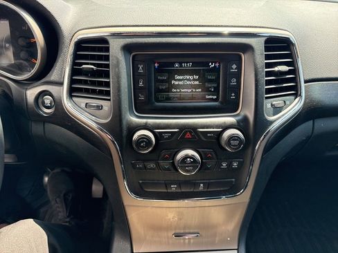 Used 2015 Jeep Grand Cherokee Laredo w/ Quick Order Package 23E AWD/4WD image 16