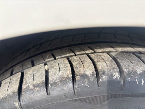 Used 2005 Chrysler Crossfire Limited image 7