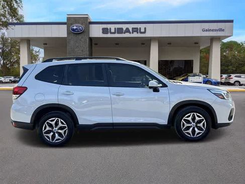 Used 2019 Subaru Forester Premium AWD/4WD image 6