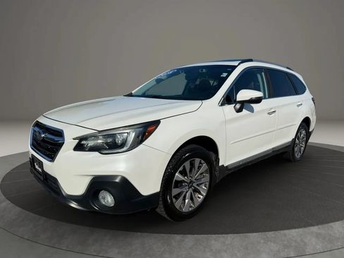 Used 2018 Subaru Outback 3.6R Touring AWD/4WD image 7