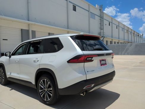 Used 2026 Toyota Grand Highlander AWD Hybrid image 8