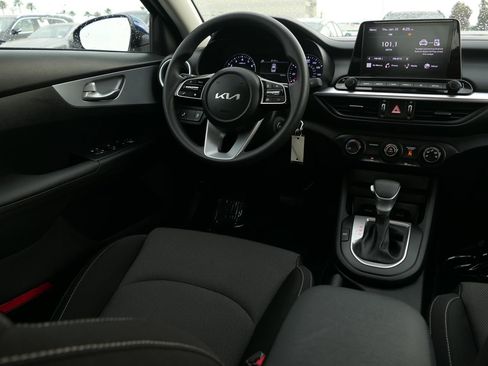 Used 2023 Kia Forte LXS w/ LXS Technology Package image 25