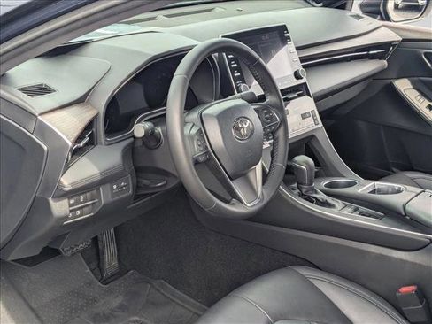 Used 2019 Toyota Avalon XLE image 10