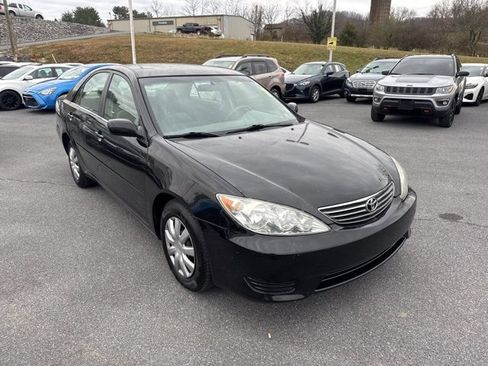 Used 2006 Toyota Camry LE image 2