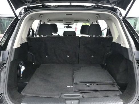 Used 2023 Nissan Rogue S image 13