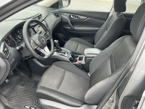 Used 2018 Nissan Rogue SV AWD/4WD image 10