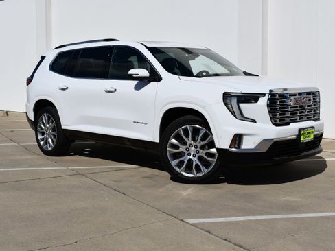 Used 2025 GMC Acadia Denali w/ Super Cruise Package image 2