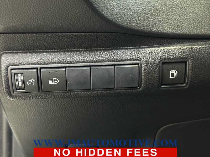 Used 2020 Toyota Corolla LE FWD image 37