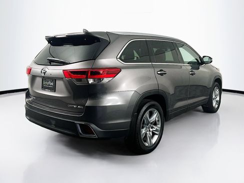 Used 2017 Toyota Highlander Limited image 9