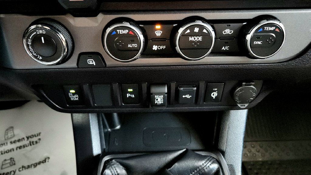 Used 2021 Toyota Tacoma TRD Off-Road w/ Technology Package AWD/4WD image 34