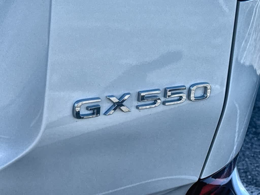 Used 2025 Lexus GX 550 w/ Accessory Package (2T) AWD/4WD image 10