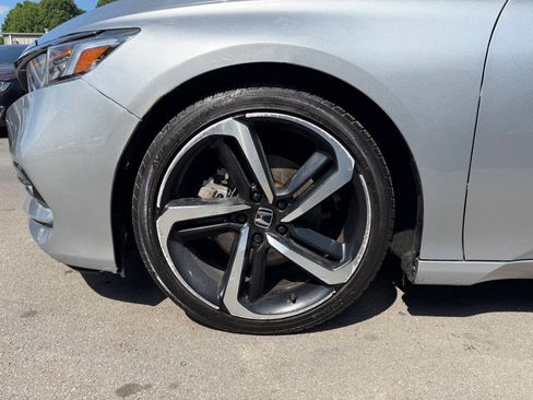 Used 2018 Honda Accord Sport image 9