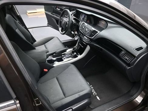 Used 2016 Honda Accord LX image 44