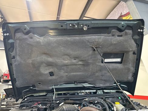 Used 2010 Jeep Wrangler Unlimited Sahara image 46