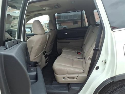 Used 2018 Honda Pilot Touring image 18
