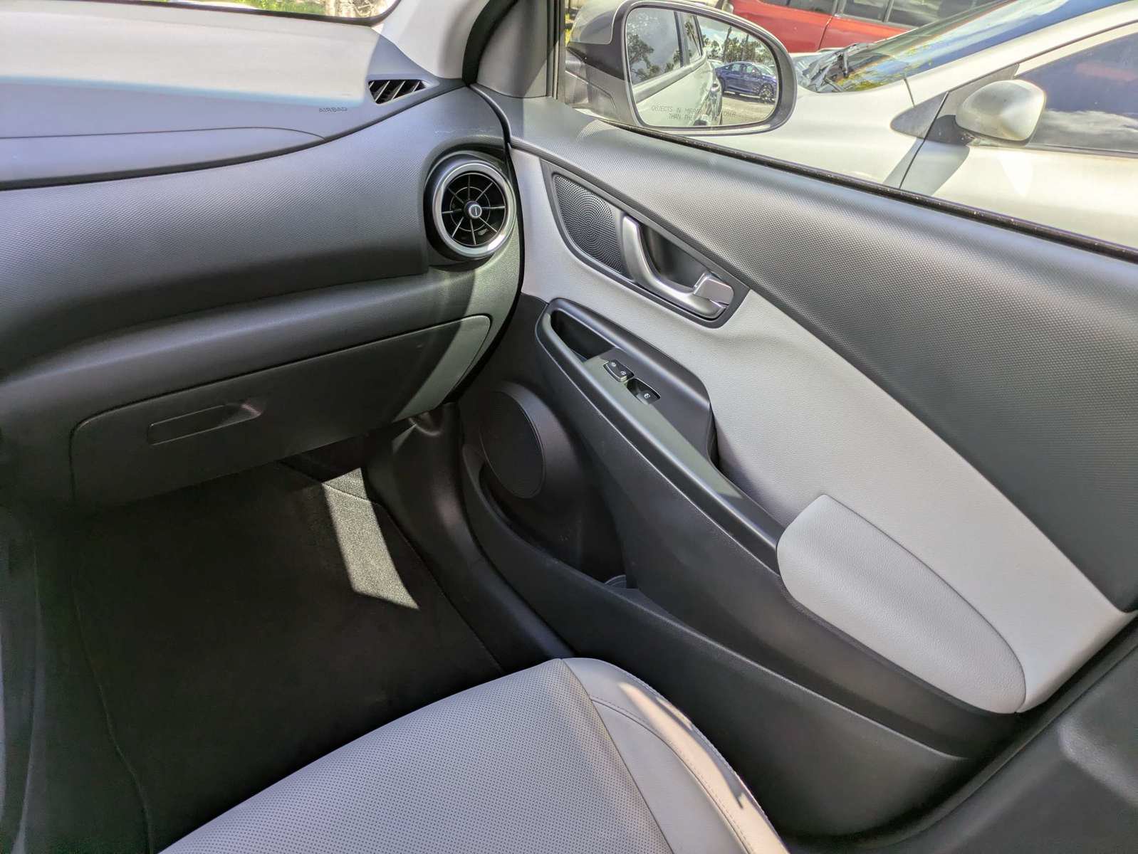 Used 2023 Hyundai Kona Limited FWD image 14