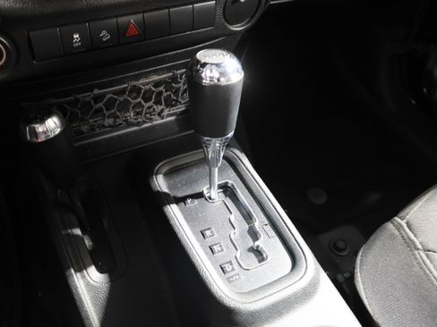 Used 2017 Jeep Wrangler Unlimited Sport w/ Connectivity Group image 26