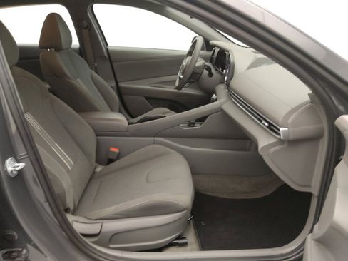 Used 2023 Hyundai Elantra SEL image 21