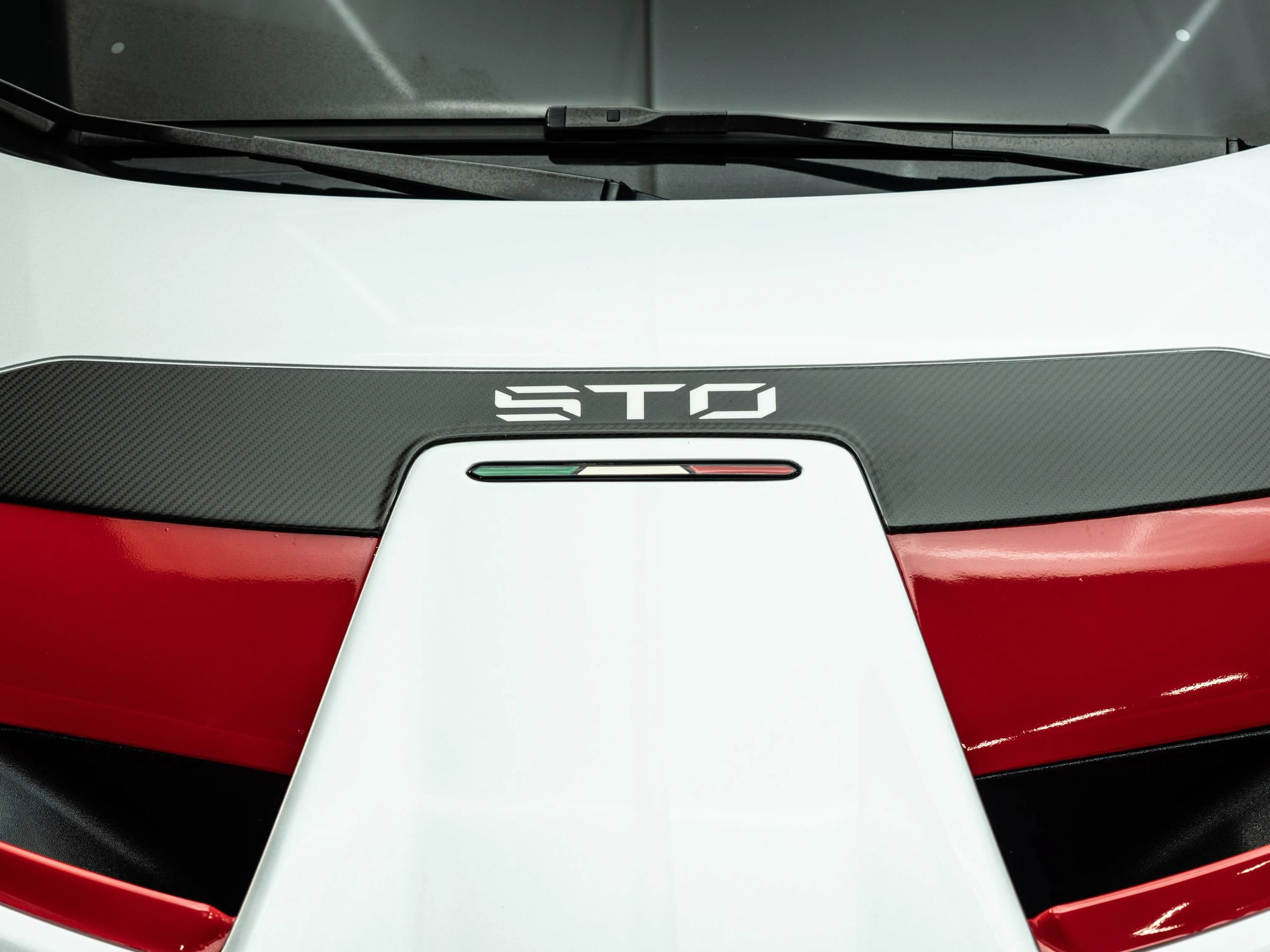 Used 2023 Lamborghini Huracan STO RWD image 17