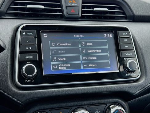 Used 2020 Nissan Versa S image 9