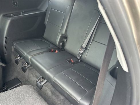 Used 2020 Chevrolet Traverse LT w/ LT Premium Package image 12