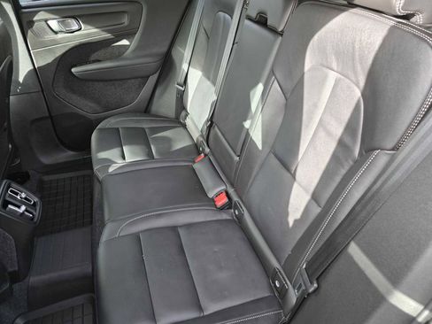 Used 2025 Volvo XC40 B5 Core w/ Protection Package Premier image 19