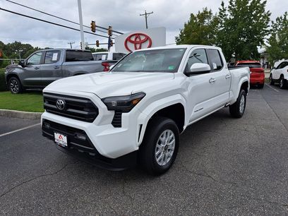 New 2025 Toyota Tacoma SR5