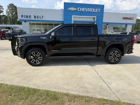 Used 2026 GMC Sierra 1500 AT4 w/ Technology Package AWD/4WD image 4