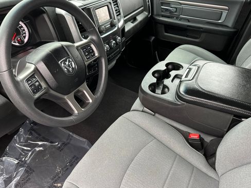 Used 2024 RAM 1500 Classic SLT image 9