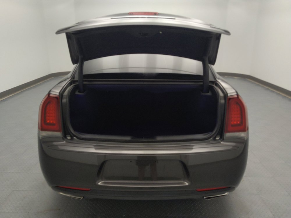 Used 2019 Chrysler 300 Touring w/ Sport Appearance Package RWD image 29