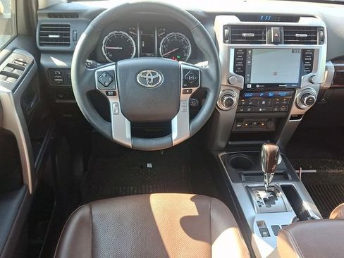 Used 2022 Toyota 4Runner Limited AWD/4WD image 11