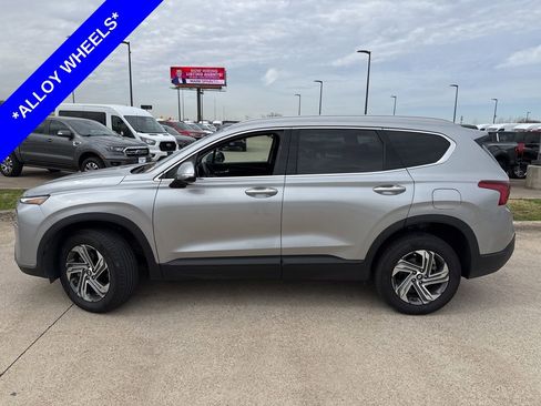 Used 2023 Hyundai Santa Fe SEL image 3