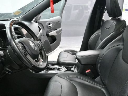 Used 2021 Jeep Cherokee Latitude Lux 80th Anniv w/ Quick Order Package 26U 80TH image 17