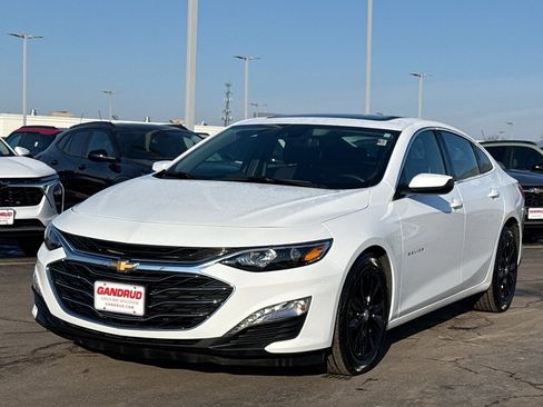 Used 2024 Chevrolet Malibu LT image 2
