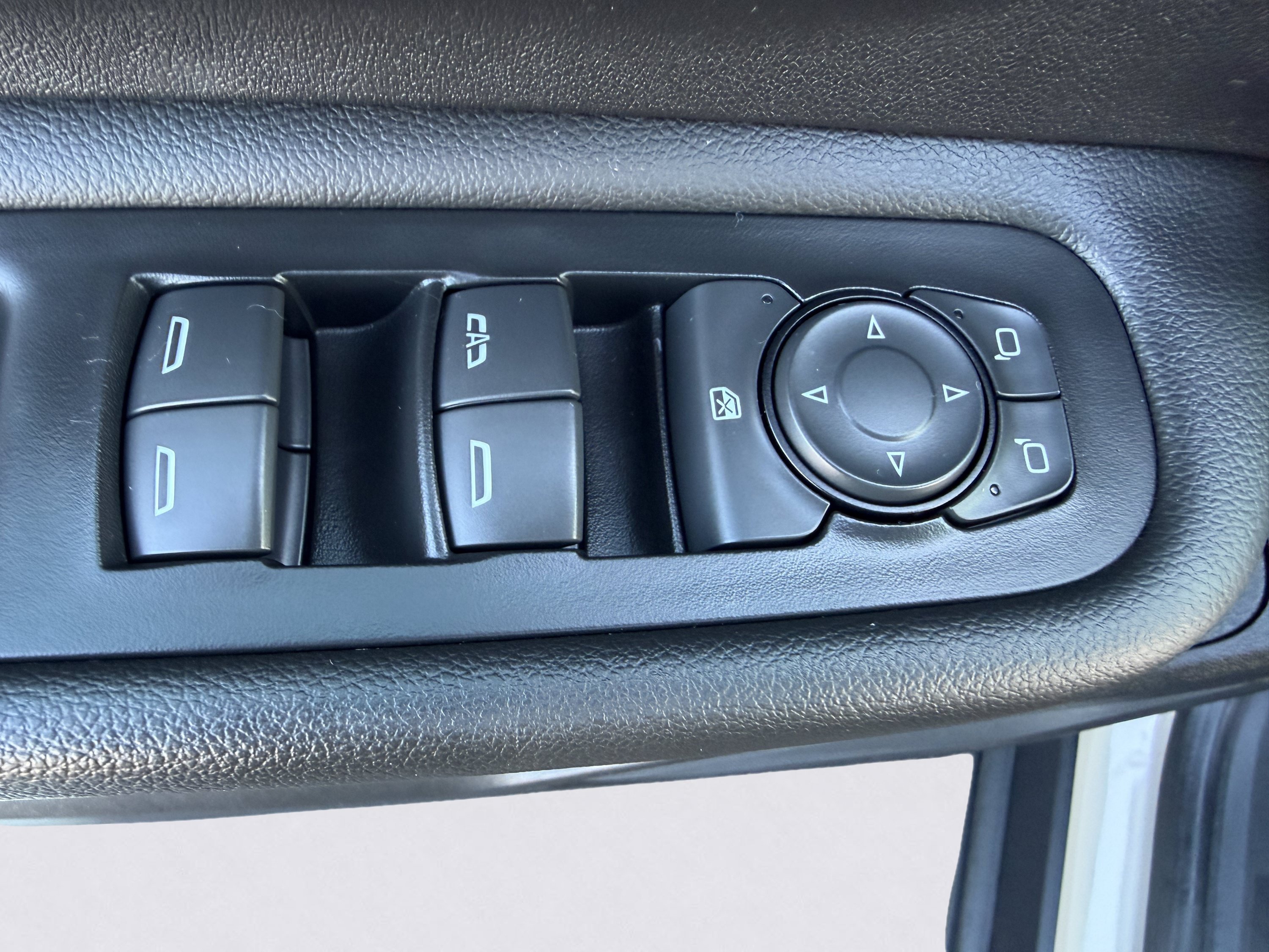Used 2023 GMC Terrain SLT w/ Elevation Edition AWD/4WD image 16