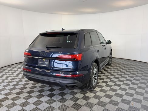 Certified 2025 Audi Q7 2.0T Premium w/ Convenience Plus Package image 11