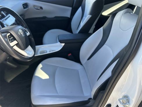 Used 2017 Toyota Prius Four image 17