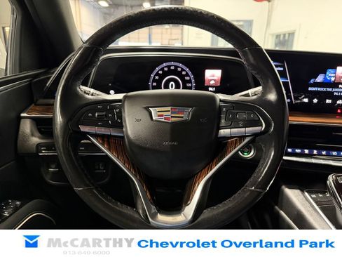 Used 2021 Cadillac Escalade Premium Luxury AWD/4WD image 12