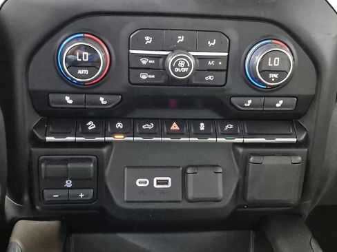 Used 2020 Chevrolet Silverado 1500 LT Trail Boss image 17