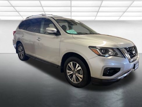 Used 2020 Nissan Pathfinder S image 7