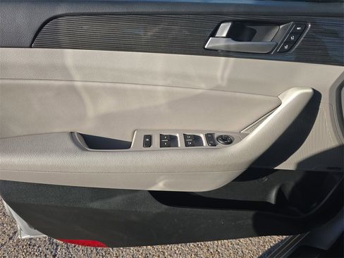 Used 2018 Hyundai Sonata Limited w/ Ultimate Package 07 image 25