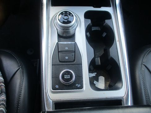 Certified 2022 Ford Explorer XLT w/ Equipment Group 202A image 10