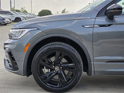 Used 2024 Volkswagen Tiguan SE R-Line image 9