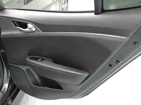 Used 2021 Kia Stinger GT image 42