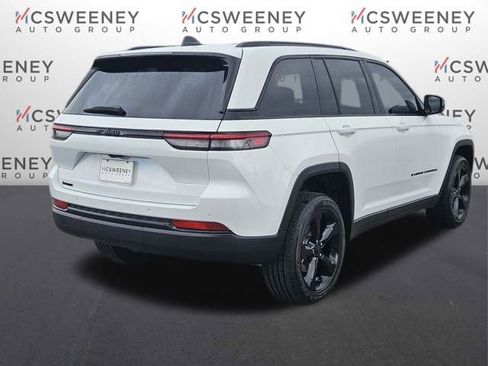 New 2025 Jeep Grand Cherokee Altitude image 5